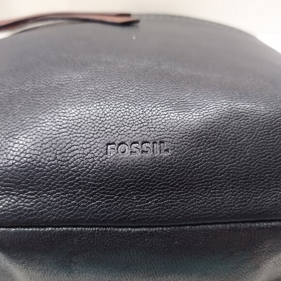 Fossil Black Pebbled Leather Zipper Pockets Crossbody Bag - Picture 3 of 16